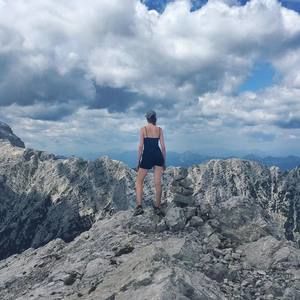 Meet your Posher, Robin